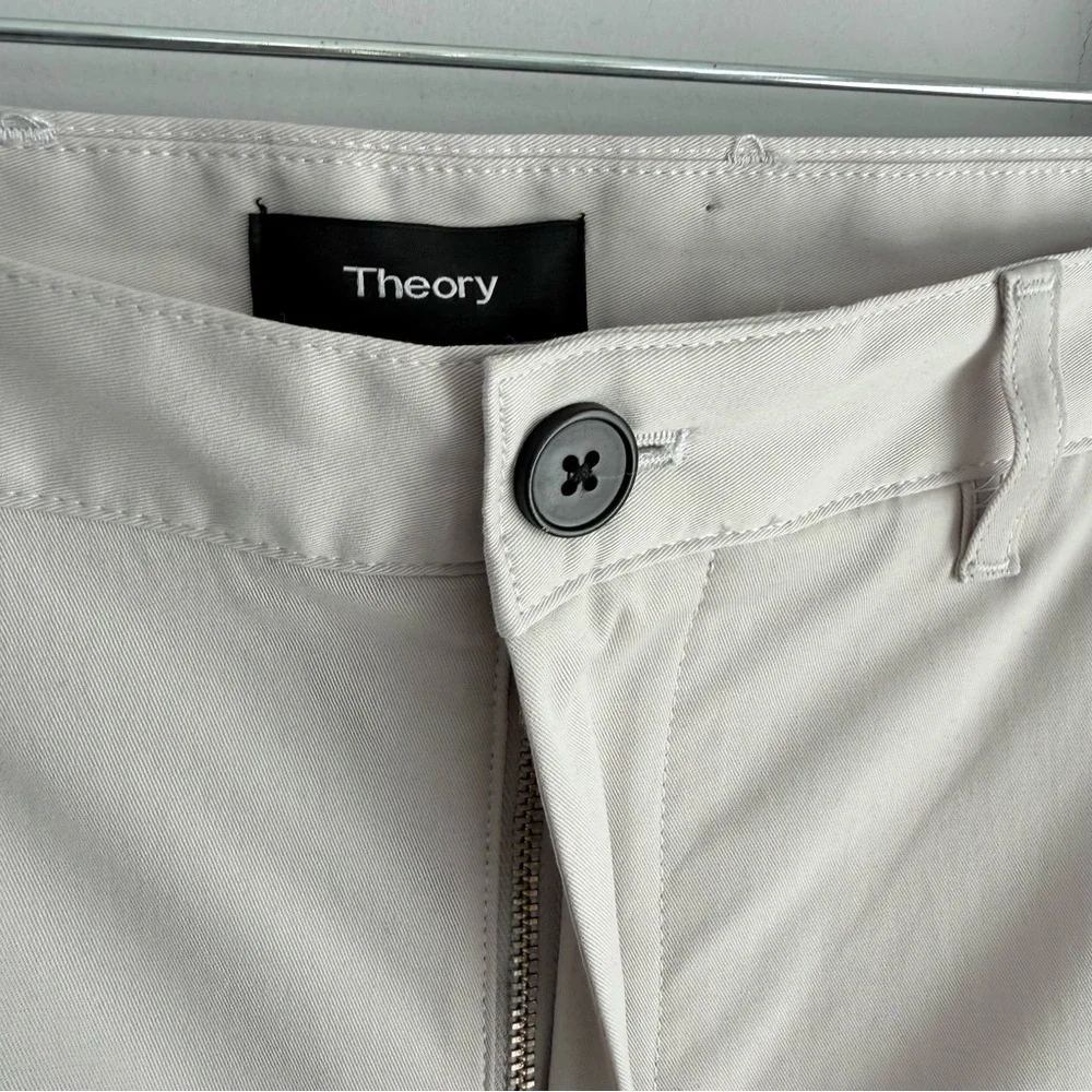 Theory Zaine Atlas Twill Shorts Men's 32 Light Beige Flat Front Performance